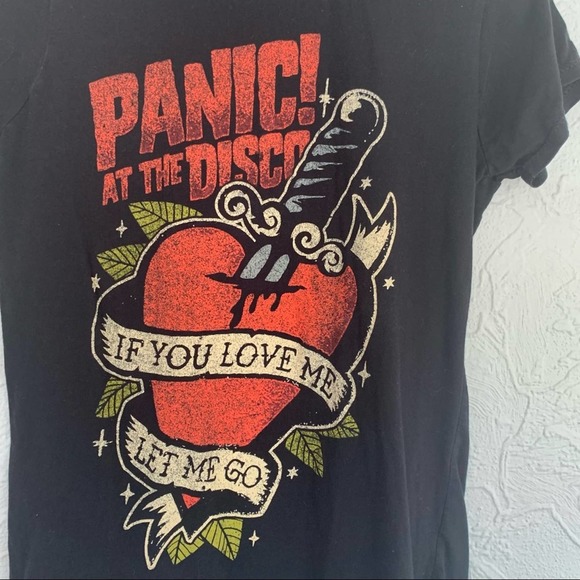 PANIC AT THE DISCO BAND TEE SHIRT JUNIORS SIZE SMALL LIKE NEW - Picture 2 of 3